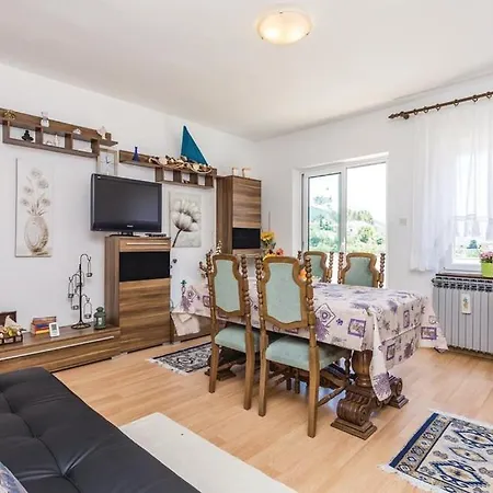 Apartman 5 Mundanije