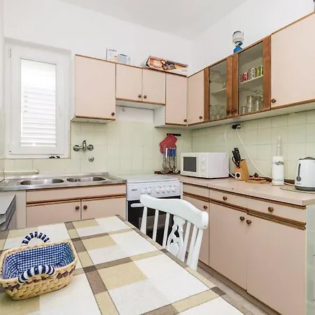 Apartman 5 *